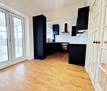 3 bedroom terraced house to rent - Photo 5