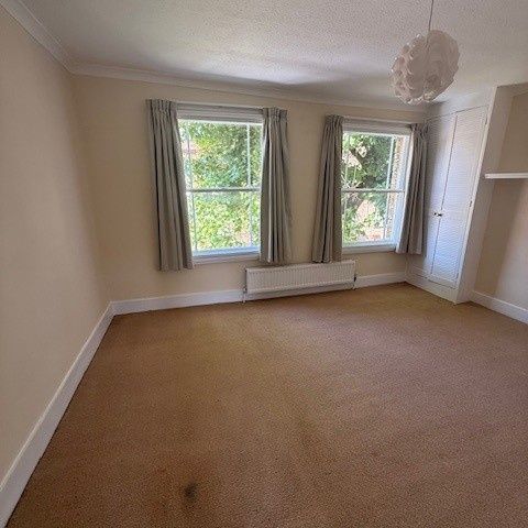 3 Bed Semi-Detached House, Henshaw St, SE17 - Photo 1
