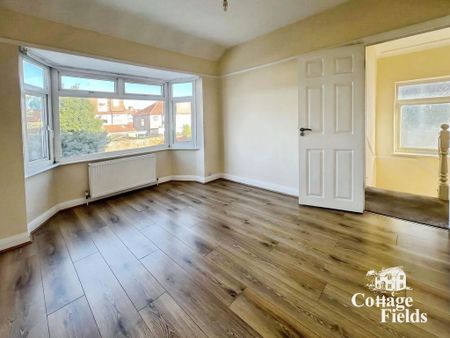 4 bedroom semi-detached house to rent - Photo 3