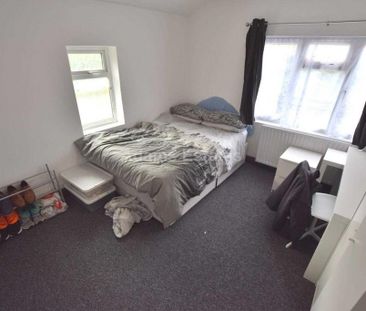 6 bedroom terraced house to rent - Photo 5