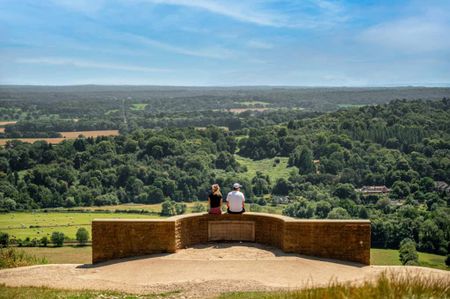 The Oakgate, KT22 7RZ, Surrey - Photo 5