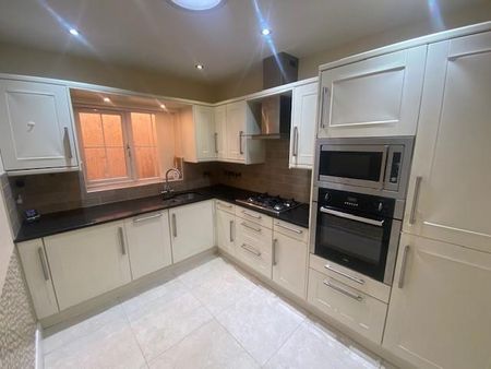 3 bedroom bungalow to rent - Photo 4