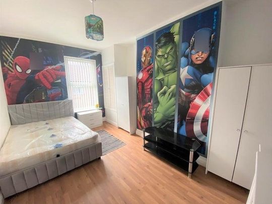 4 bedroom terraced house to rent - Photo 1