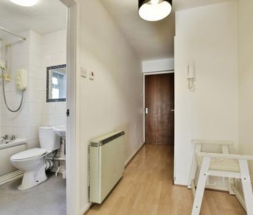 1 bedroom flat to rent - Photo 6