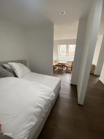 Möblierte Dachgeschosswohnung! Perfekt für Singles oder Pärchen! - Photo 4