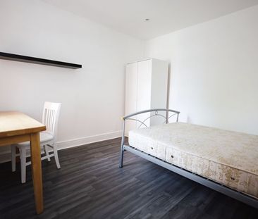 Charminster, Bournemouth - Photo 6