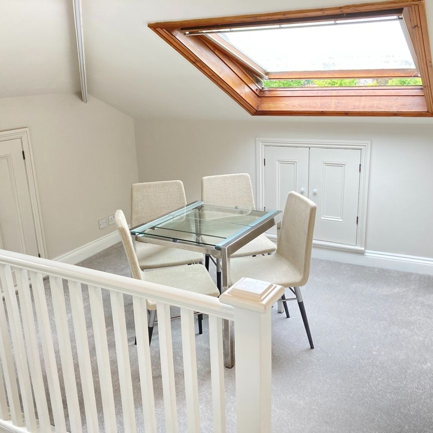 3 Bed Flat, Very Near Haven Green Area, W5 - Photo 1