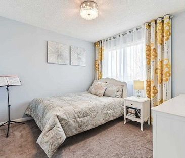 For Lease - 2380 Guildstone Crescent, Oakville, Ontario - Photo 6
