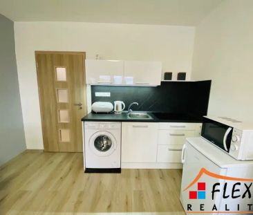 Podnájem zrekonstruovaného bytu 1+kk s lodžií, 29 m - Photo 3