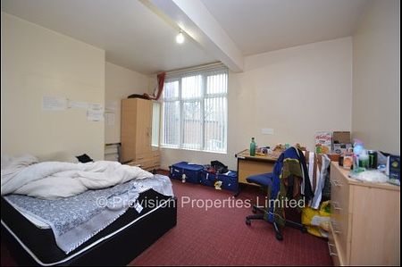 3 Bedroom Flats, Headingley, Leeds - Photo 2