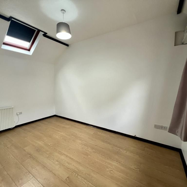 1 bedroom barn conversion to rent - Photo 1