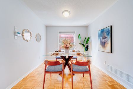 For Lease - 370 Flagstone Way, Newmarket, Ontario - Photo 2