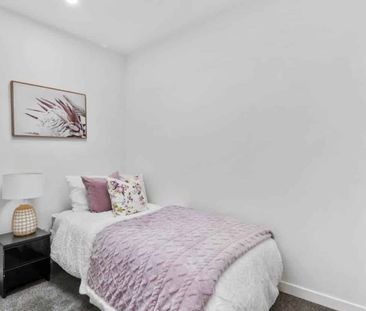 4-Bedroom House with 3.5 Bathrooms in Totara Vale - Photo 3