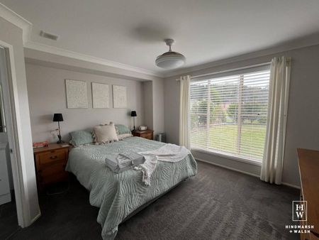 Spacious Family Home - Photo 4