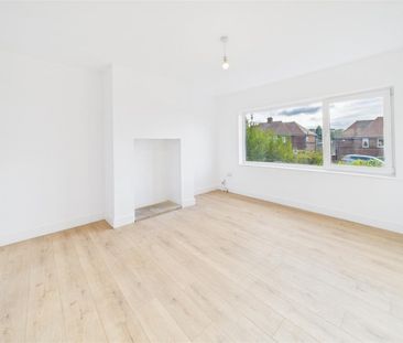 2 bedroom Semi-detached house to rent - Photo 2