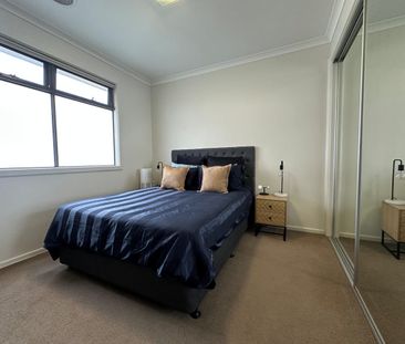 Stylish 2 Bedroom Coastal Townhouse - Photo 5