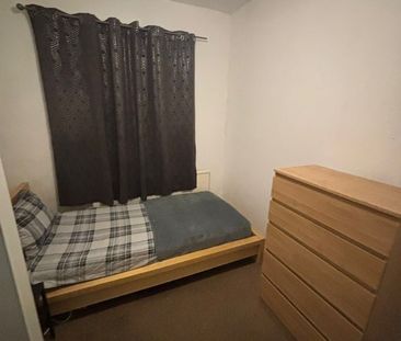 Room in a Shared House, Ellesmere Road, NW10 - Photo 1