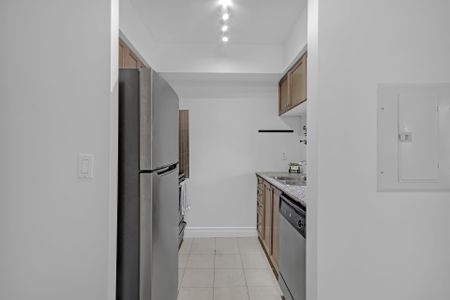 For Lease - 8 Scollard Street Unit# 310, Toronto, Ontario - Photo 4