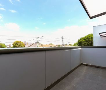 1/212 Bell Street, Coburg VIC 3058 - Townhouse For Rent | Domain - Photo 1