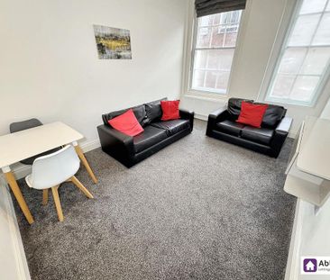 1 bedroom in a house share to rent - Photo 2