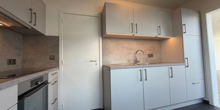 Appartement te huur in Lanaken voor € 990 met 1 slaapkamer - Photo 4