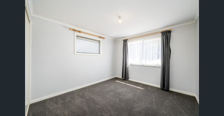 5 BEDROOM + STUDY! - Photo 3