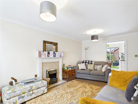 3 bedroom link detached house to rent - Photo 2