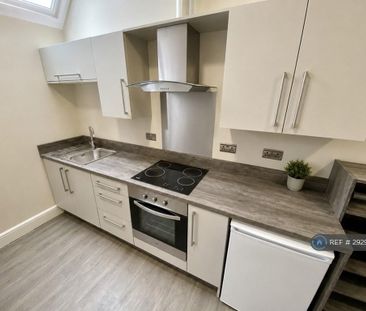 Studio to rent - Photo 5