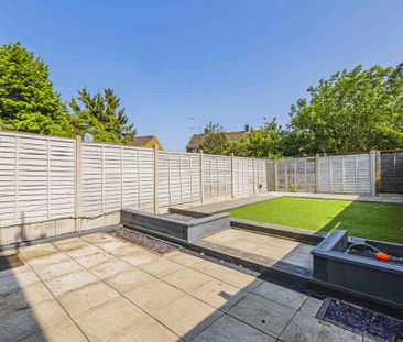 3 bed Terraced for rent - Photo 6