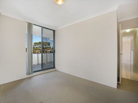 SPACIOUS 3 BEDROOM APARTMENT - HEART OF THE JUNCTION! - Photo 5