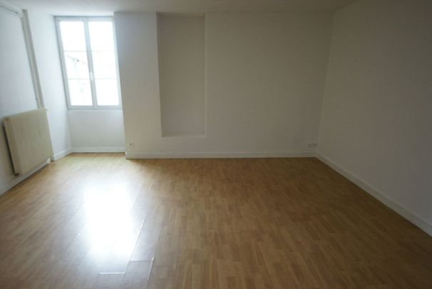 Appartement à louer RUFFEC - Photo 1