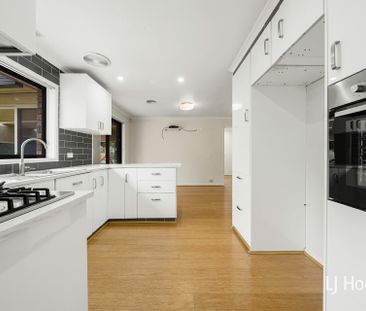 17 Cuscaden Crescent, Florey ACT, Belconnen - Photo 6