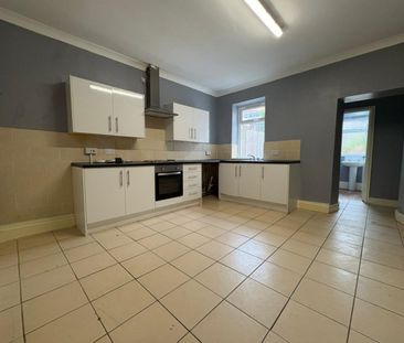 2 bed Terraced - To Let - Photo 3
