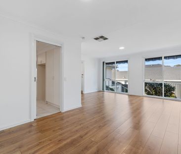 Generous 3-Bedroom Home in Sought-After Templestowe - Photo 1