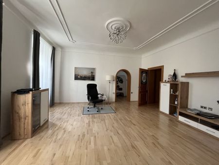 Absolut gemütliche 5-Zimmer-Wohnung in zentraler Lage ganz nahe der Inneren Stadt – Provisionsfrei! - Photo 4