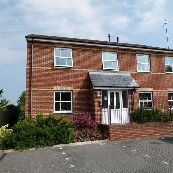 Mansell Court, Whitchurch, RG28 - Photo 1