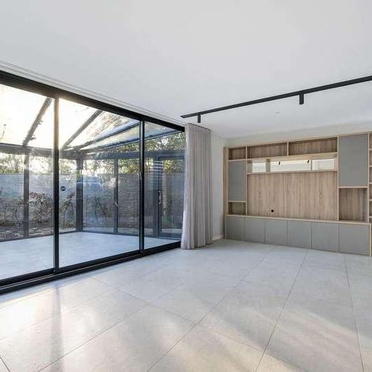 The Vale, Golders Green, NW11 - Photo 1