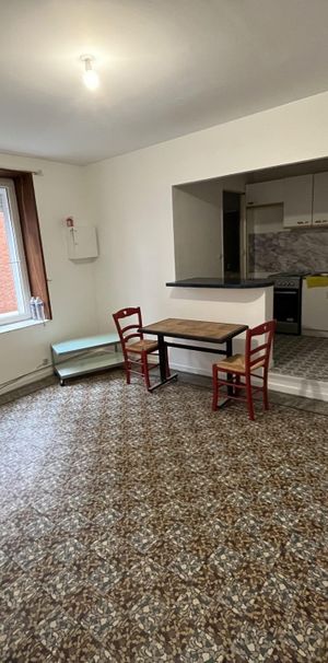 Location Appartement 2 pièces 43m² AVESNES SUR HELPE 59440 - Photo 1