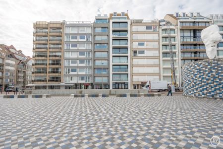 ONGEMEUBELD - UNIEK 3 slaapkamer appartement gelegen op het RUBENSPLEIN met een prachtig open ZEEZICHT. - Photo 4