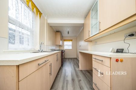 2 bedroom terraced house to rent - Photo 2