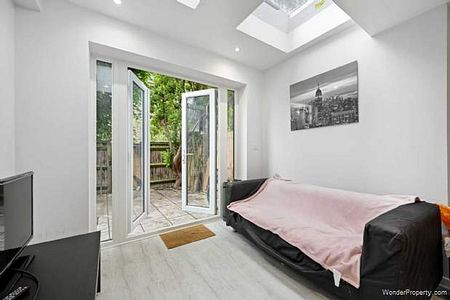 4 bedroom property to rent in London - Photo 5