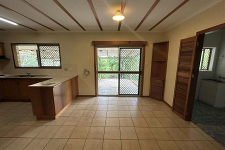 WHERE COMFORT MEETS EASY FAMILY LIVING - THIS BEAUTIFUL HOME IS AVAILABLE NOW! - Photo 3