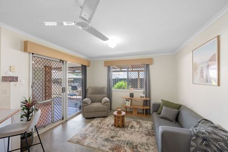 Spacious Family Home on a Large Block with Dual Street Access - Photo 2