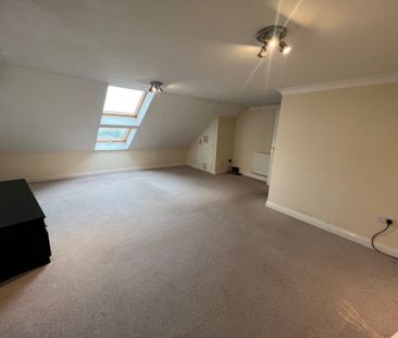 2 Bedroom Flat / Apartment - Twyford Road, Eastleigh - Photo 4