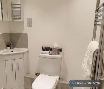 Studio to rent - Photo 6