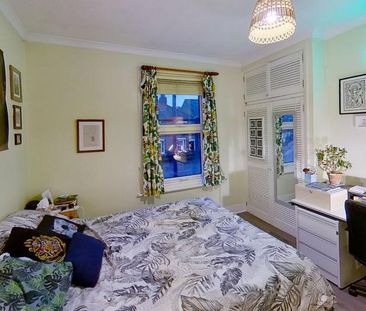 4 bedroom semi-detached house to rent - Photo 6