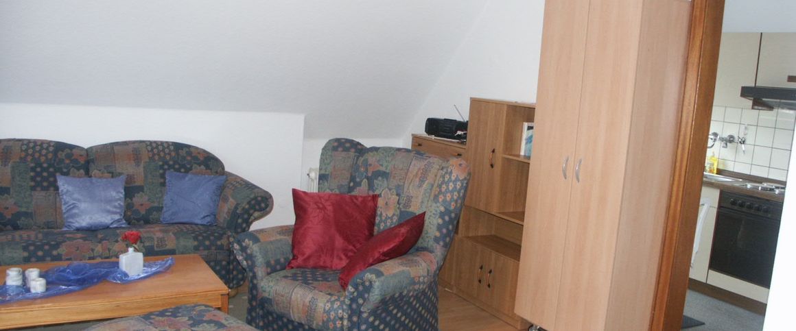 Hollage, solide eingerichtete 2-ZKB-Wohnung mit super Balkon in ruhiger Lage - Photo 1