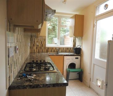 3 bedroom semi-detached house to rent - Photo 5