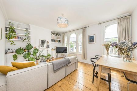 2 bedroom flat to rent - Photo 2