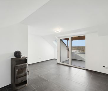 2 - Zimmer DG Wohnung mit Fußbodenheizung, Glasfaser, Holzofen, Balkon mit toller Aussicht. - Foto 4